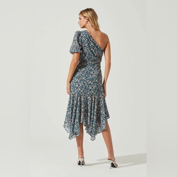ASTR The Label ~ SANTORINI FLORAL ONE SHOULDER MIDI DRESS - Picture 5 of 8